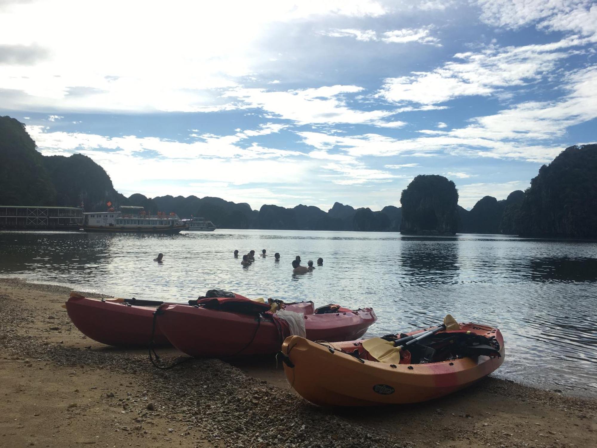 Cat Ba Bay Cruises Hotel Dong Khe Sau Ngoại thất bức ảnh